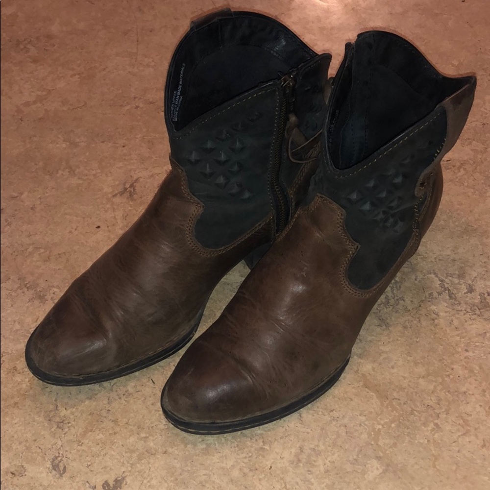 Born Jin Western Ankle Boots Cowgirl Style